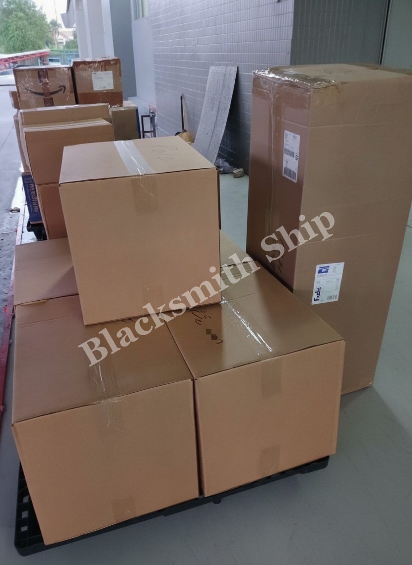 พัสดุลูกค้า Blacksmith Ship
